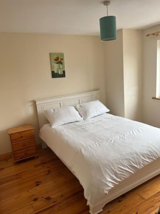 Modern 4 Bed House In Town Vila Tubbercurry Exterior foto